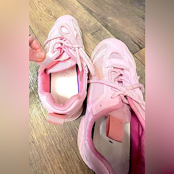 Pink platform sneakers - Picture 2 of 7